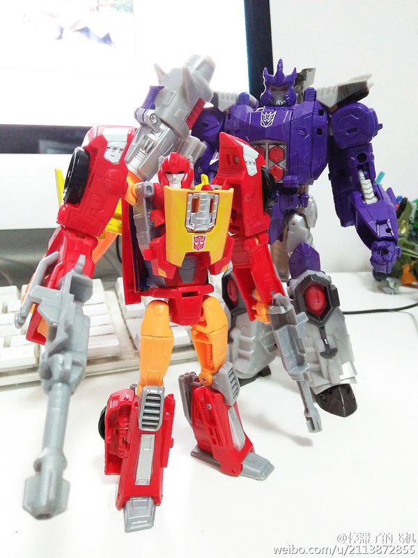 Titans Return Hot Rod More In Hand Photos   Vehicle Attack Mode, Group Shots, And More  (4 of 5)